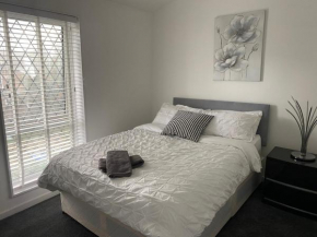 London Bliss Retreat - Superb 3-Bed House